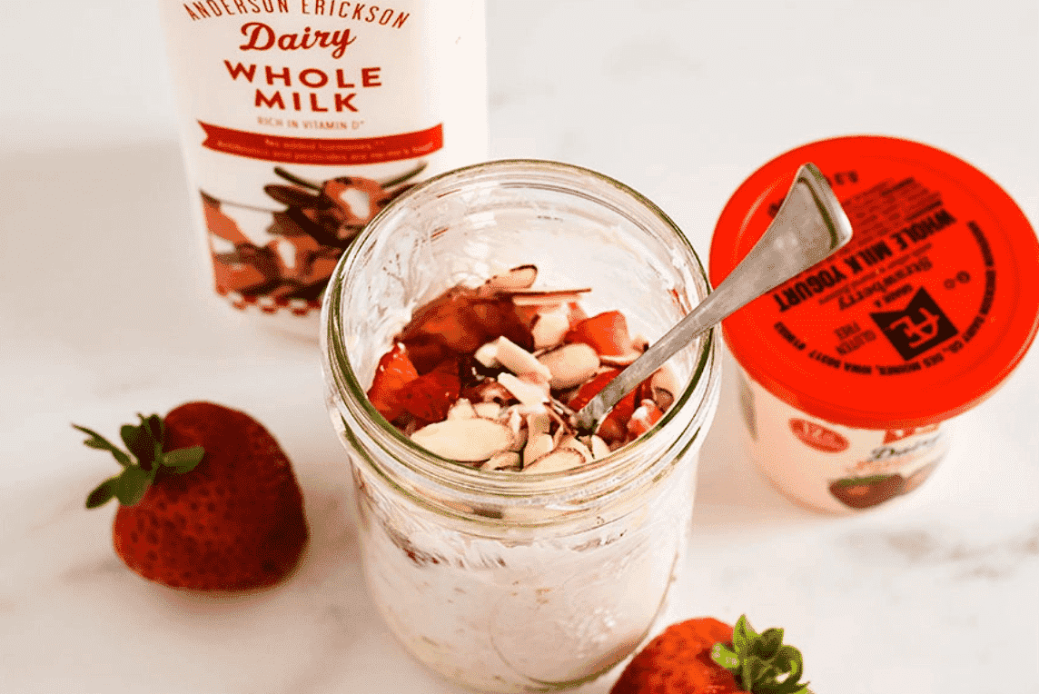 Strawberry Overnight Oats